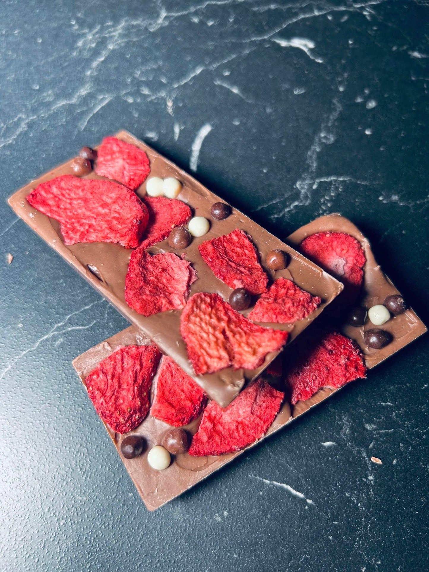 Milk Chocolate with Dry Strawberry fruit - 80g
