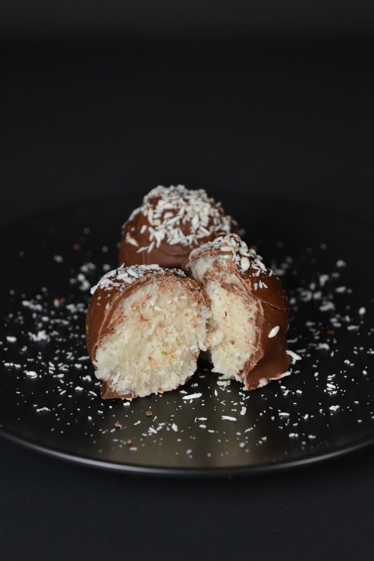 Rzemieślnicze trufle kokosowe – aksamitna mleczna czekolada i kremowa pasta kokosowa (100 g)