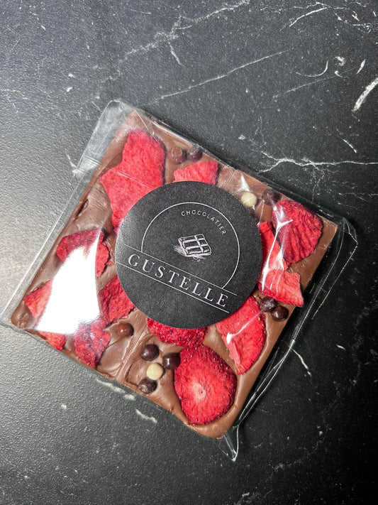 Milk Chocolate with Dry Strawberry fruit - 80g